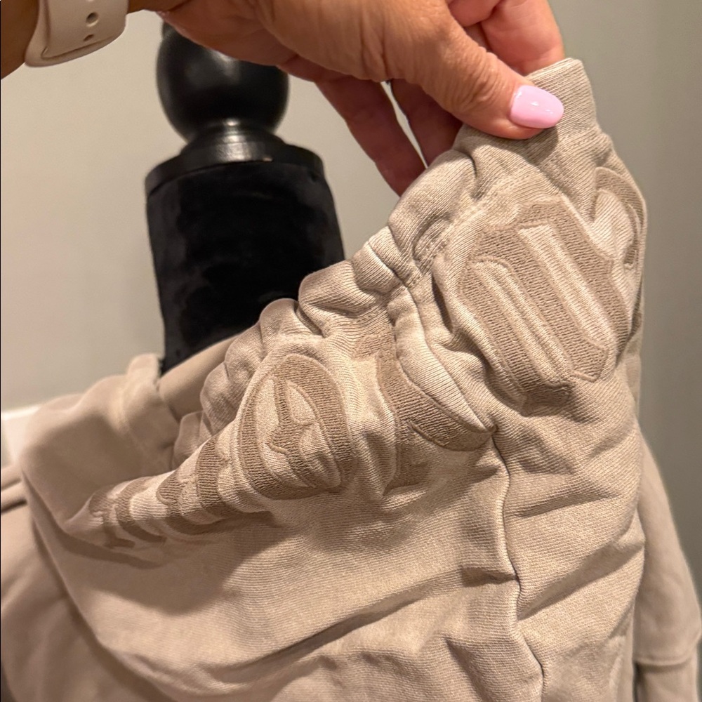 Garage tan cropped Hoodie Sweatshirt - Picture 4 of 6